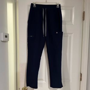 High Waisted Yola FIGS scrub pants